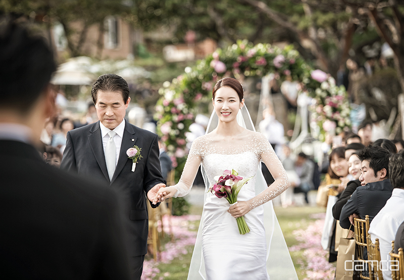 담다스튜디오-본식스냅-약손명가-0040.jpg