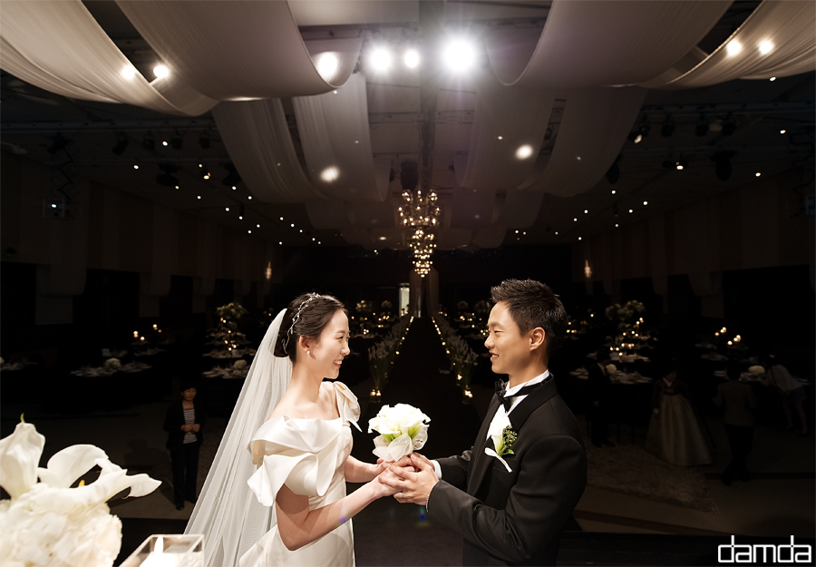 담다스튜디오-본식스냅-63컨벤션-013.jpg