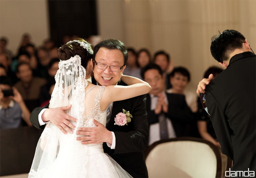 담다스튜디오-본식스냅-노블발렌티-030.jpg