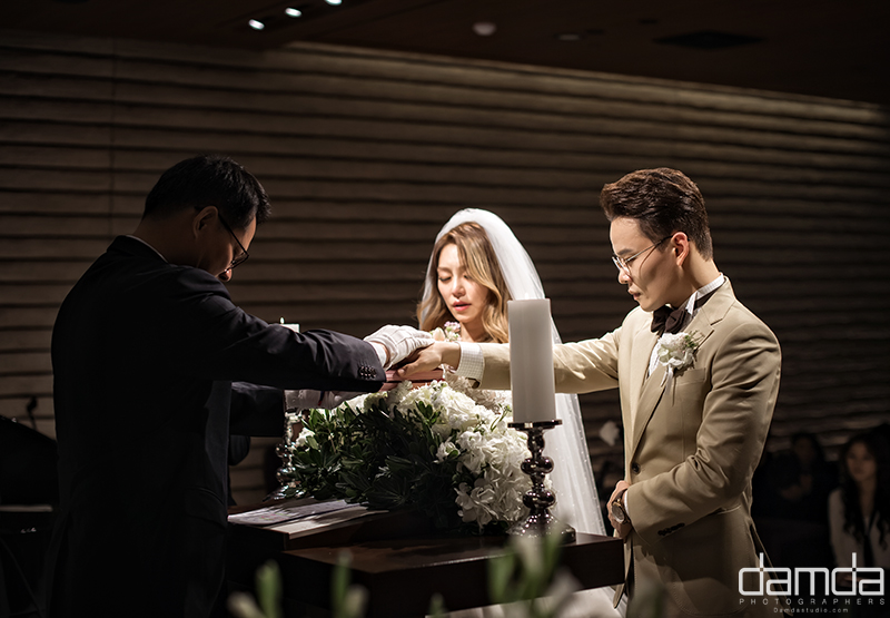 담다스튜디오-본식스냅-베일리하우스논현-0008.jpg